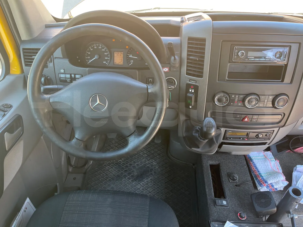 Mercedes-Benz Sprinter 906KA50 - Euro 4 - 110 kW - 7.345 mt - steering wheel photo