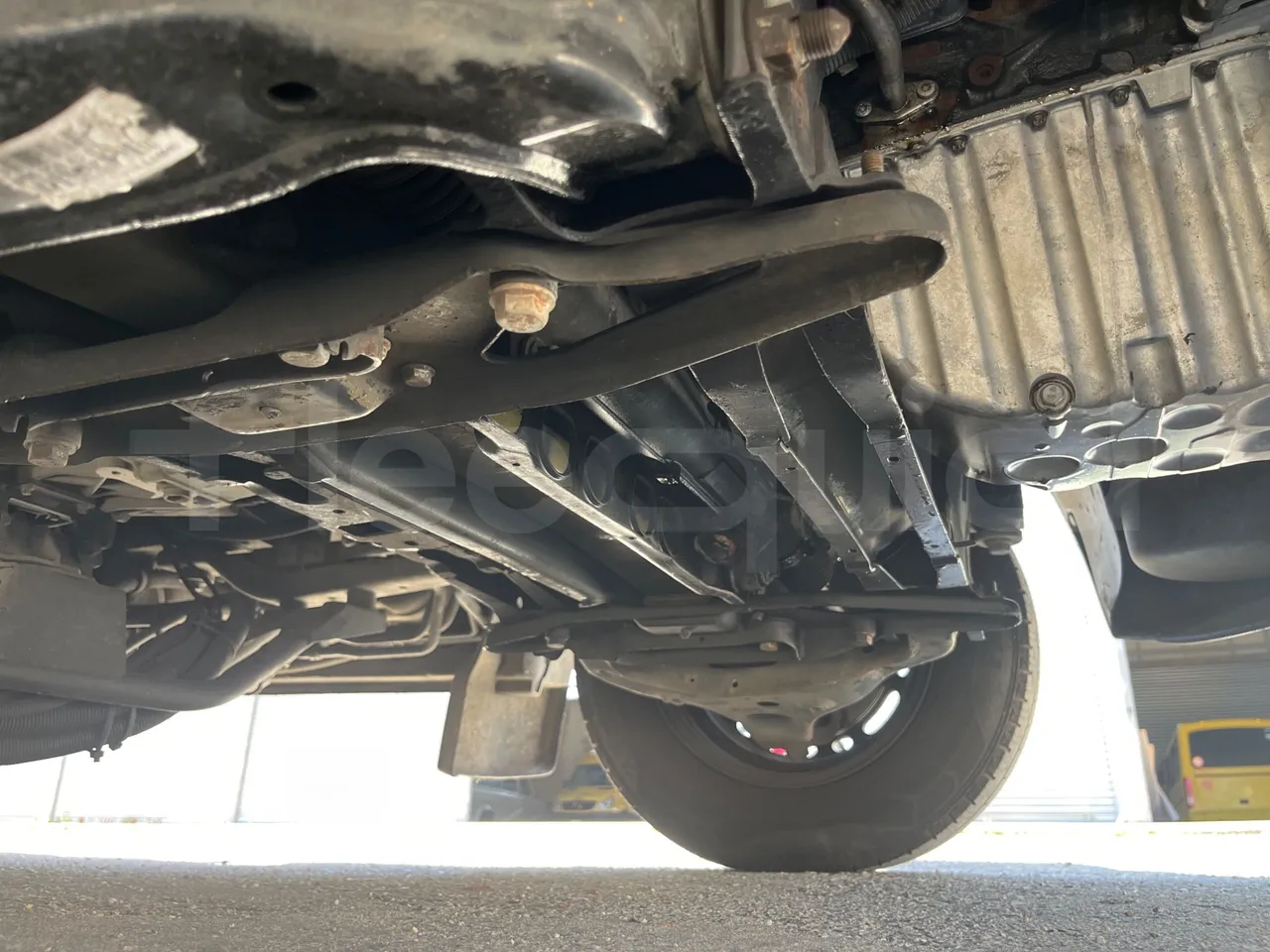 Mercedes-Benz Sprinter 906KA50 - Euro 4 - 110 kW - 7.345 mt - front axle left side