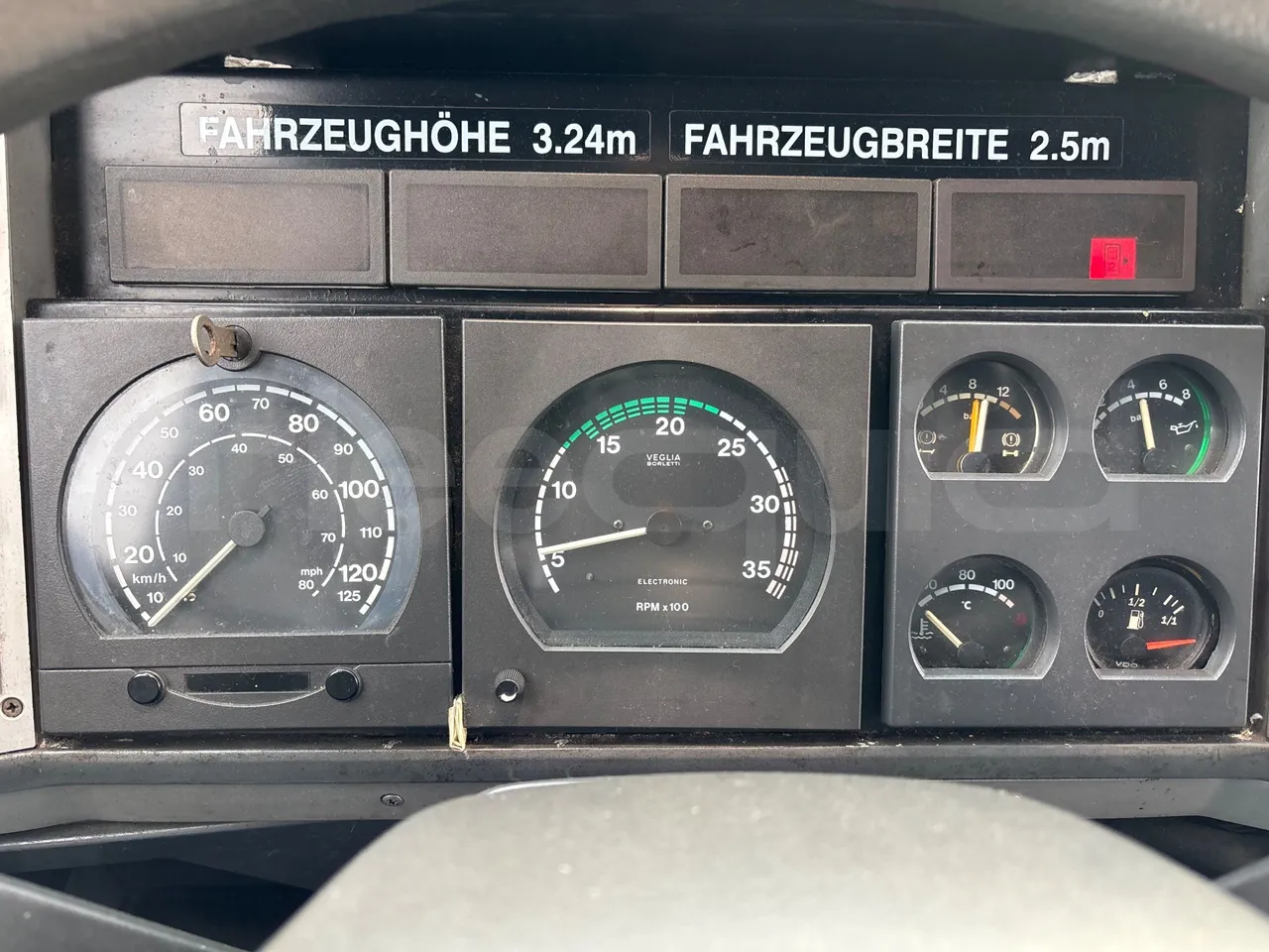 Irisbus Midys 395E.9.27 - EURO4 - 194kW - 9,60m - dashboard lights on