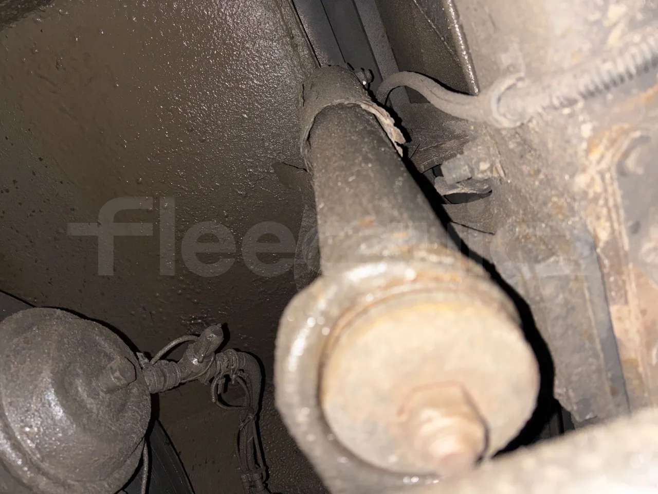 Irisbus Midys 395E.9.27 - EURO4 - 194kW - 9,60m - front shock absorbers left