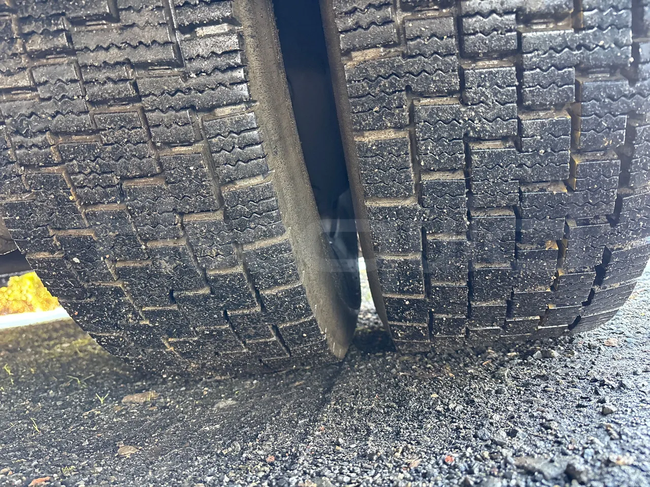 Irisbus Midys 395E.9.27 - EURO4 - 194kW - 9,60m - tread condition second axle tires left