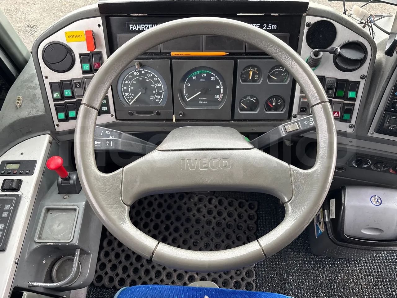 Irisbus Midys 395E.9.27 - EURO4 - 194kW - 9,60m - steering wheel photo