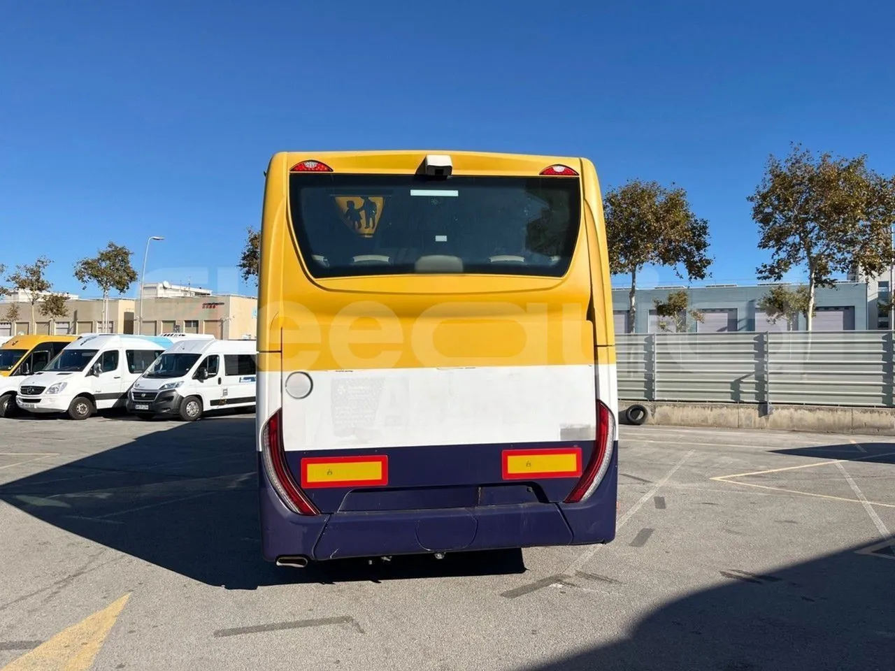 Iveco Crossway - turntable external (18m)