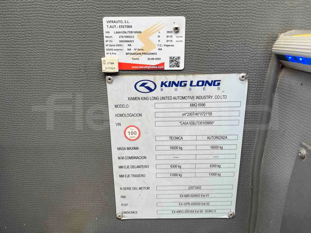 King Long XMQ6996 - onboard devices 3