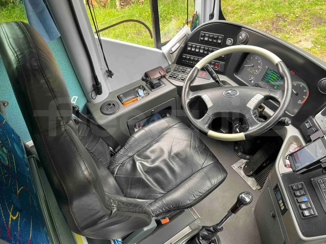 King Long XMQ6996 - driver's seat photo