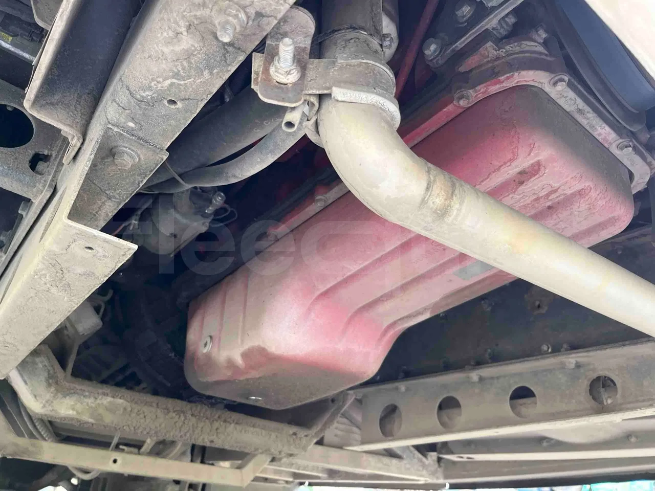 King Long XMQ6996 - engine without protection
