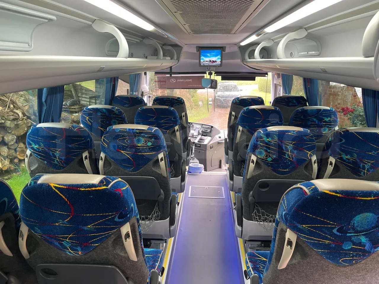 King Long XMQ6996 - forward view middle aisle