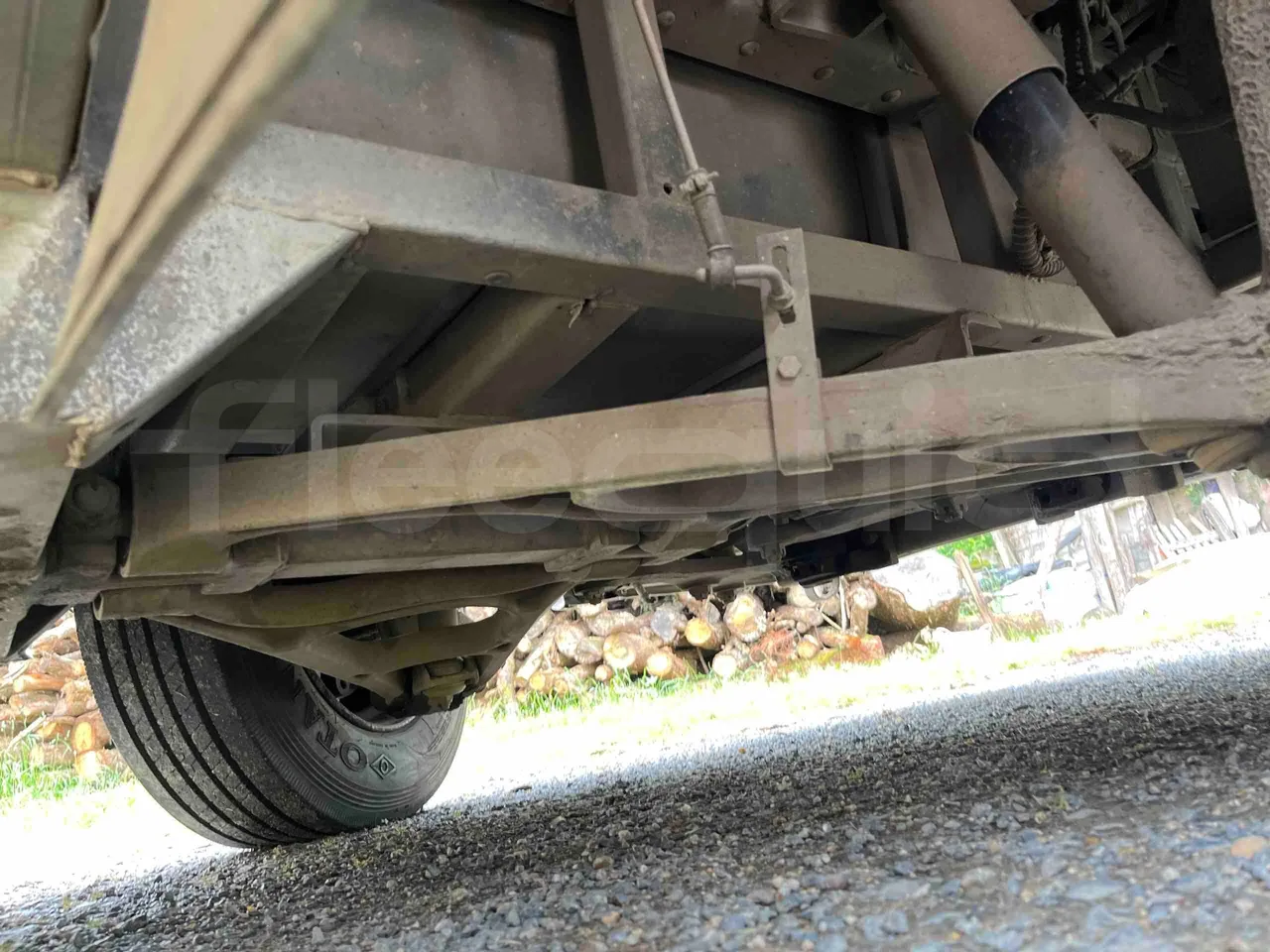 King Long XMQ6996 - front axle central