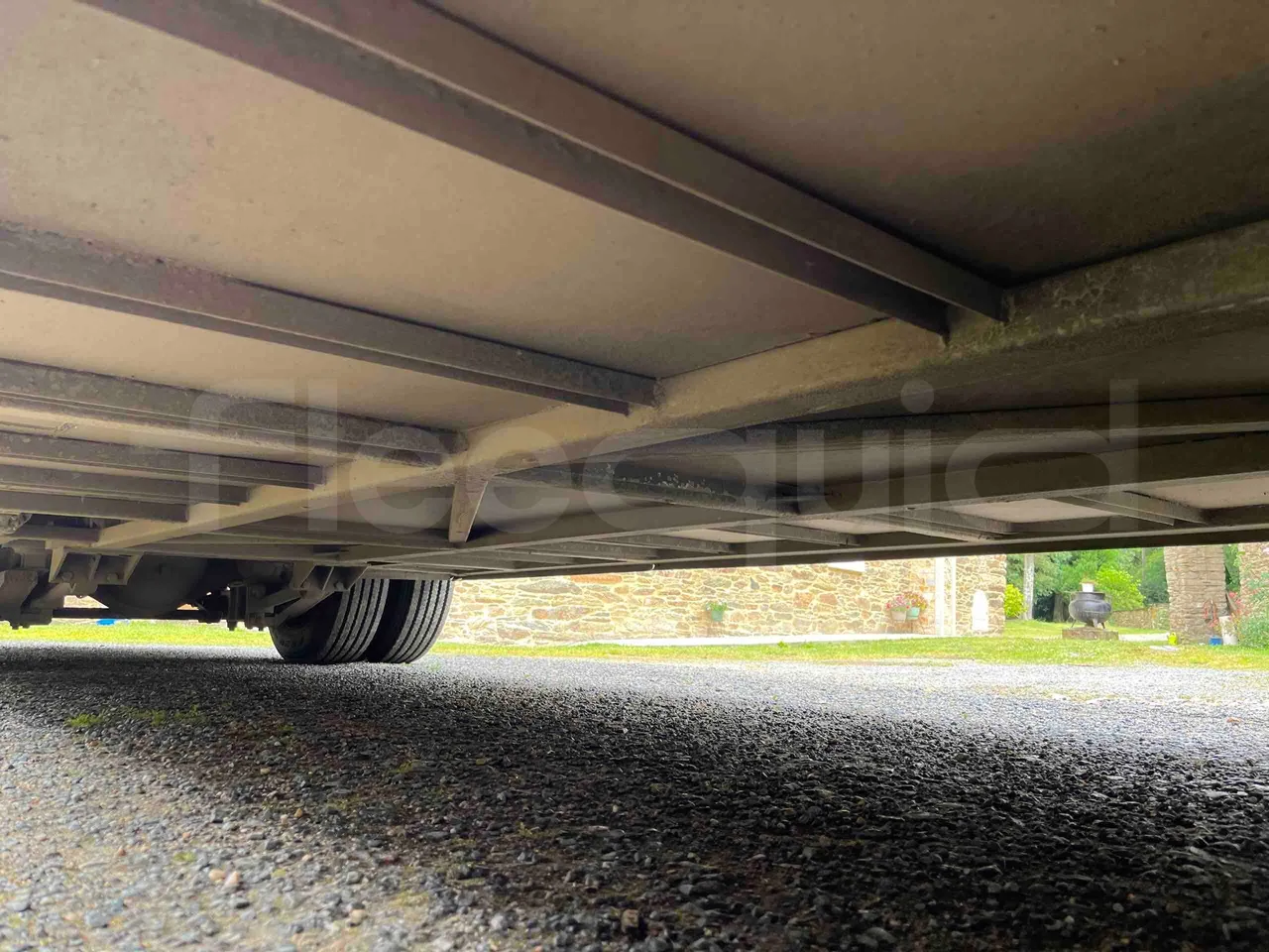King Long XMQ6996 - central undercarriage photo