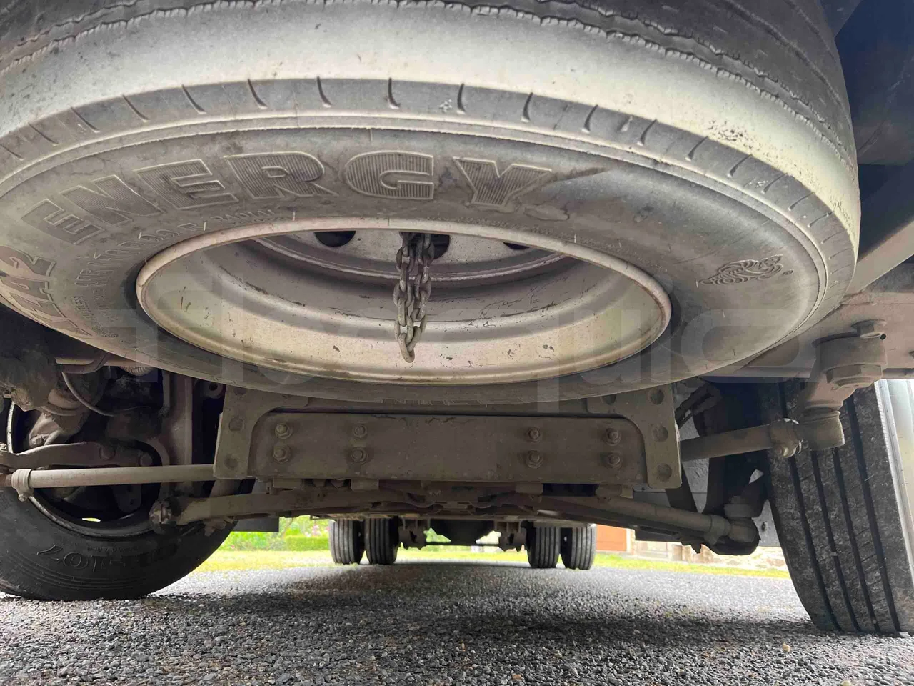 King Long XMQ6996 - front undercarriage from front