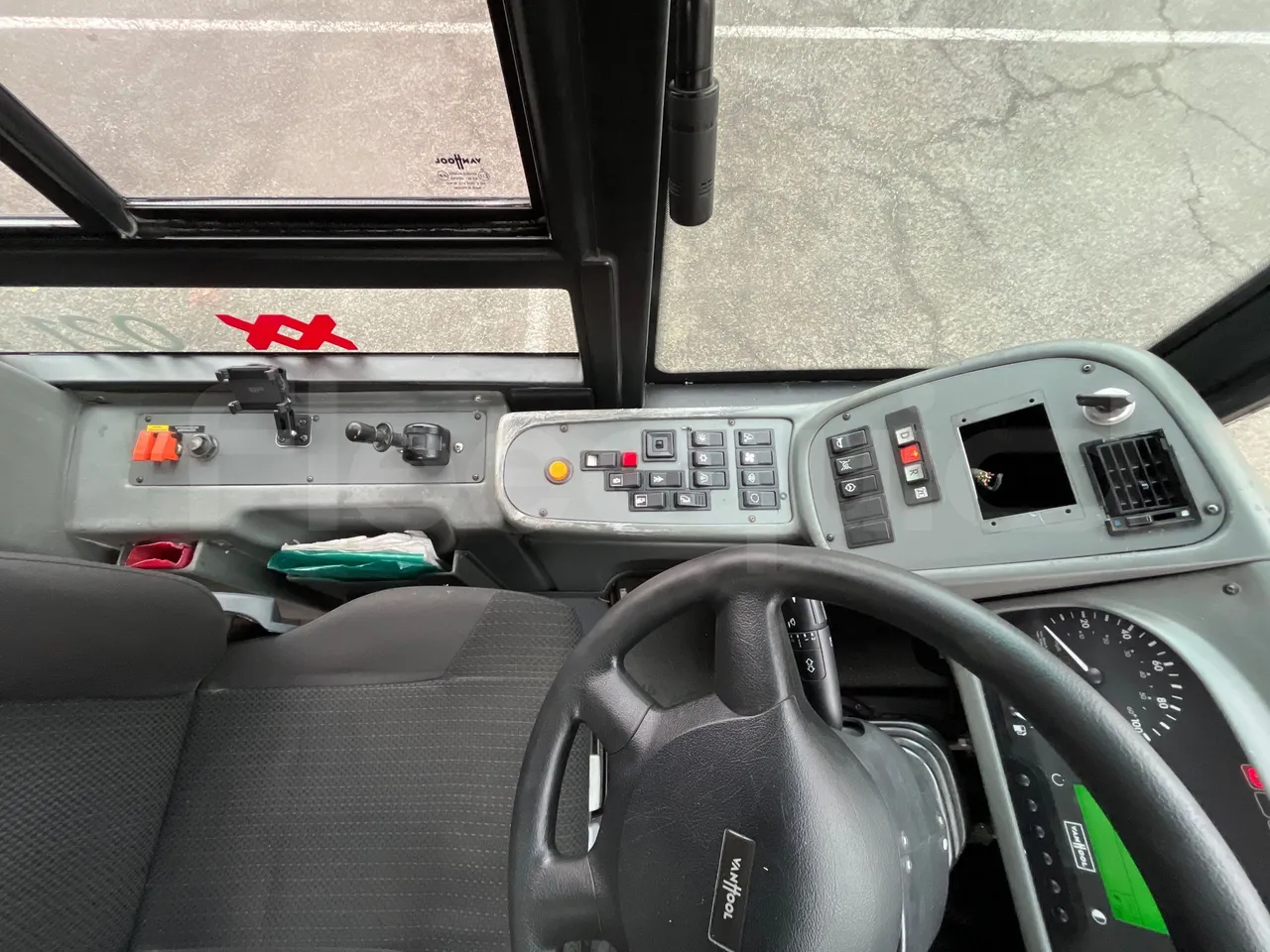 Van Hool A330 330 - EUR4 - 206kW - 12m - onboard devices 1