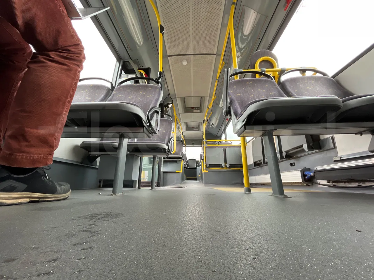 Van Hool A330 330 - EUR4 - 206kW - 12m - seat brackets photo