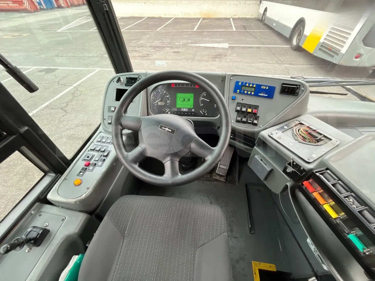 Van Hool A330 330 - EUR4 - 206kW - 12m - buttons panels on