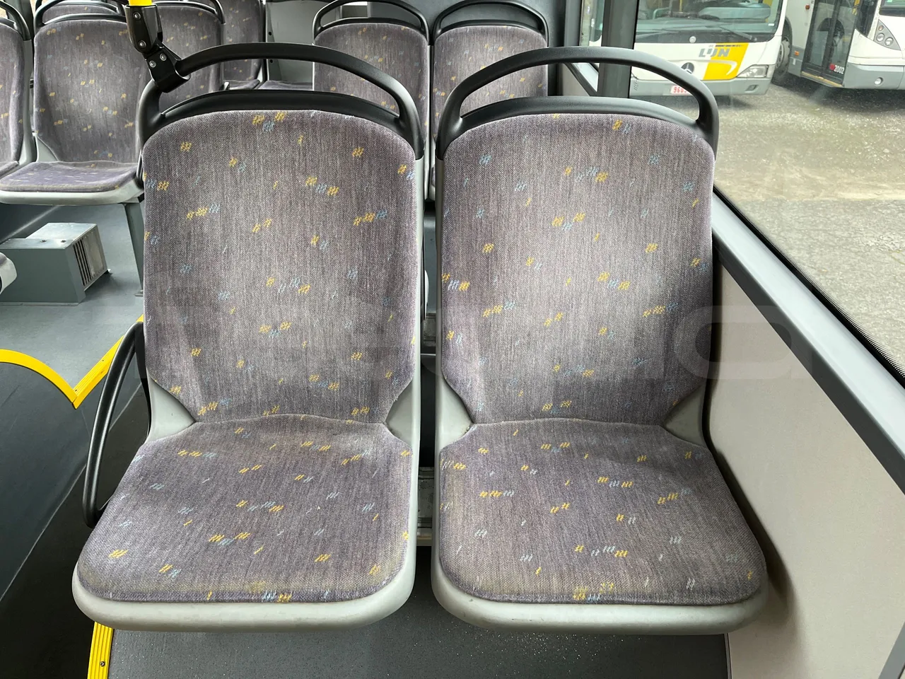 Van Hool A330 330 - EUR4 - 206kW - 12m - single seat detail