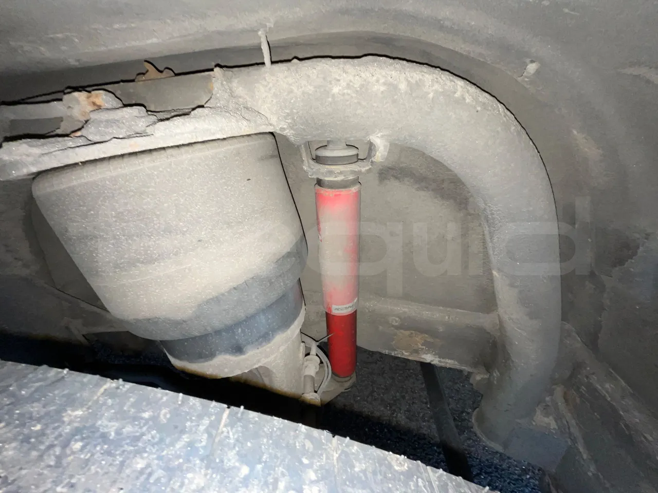 Van Hool A330 330 - EUR4 - 206kW - 12m - front air springs left