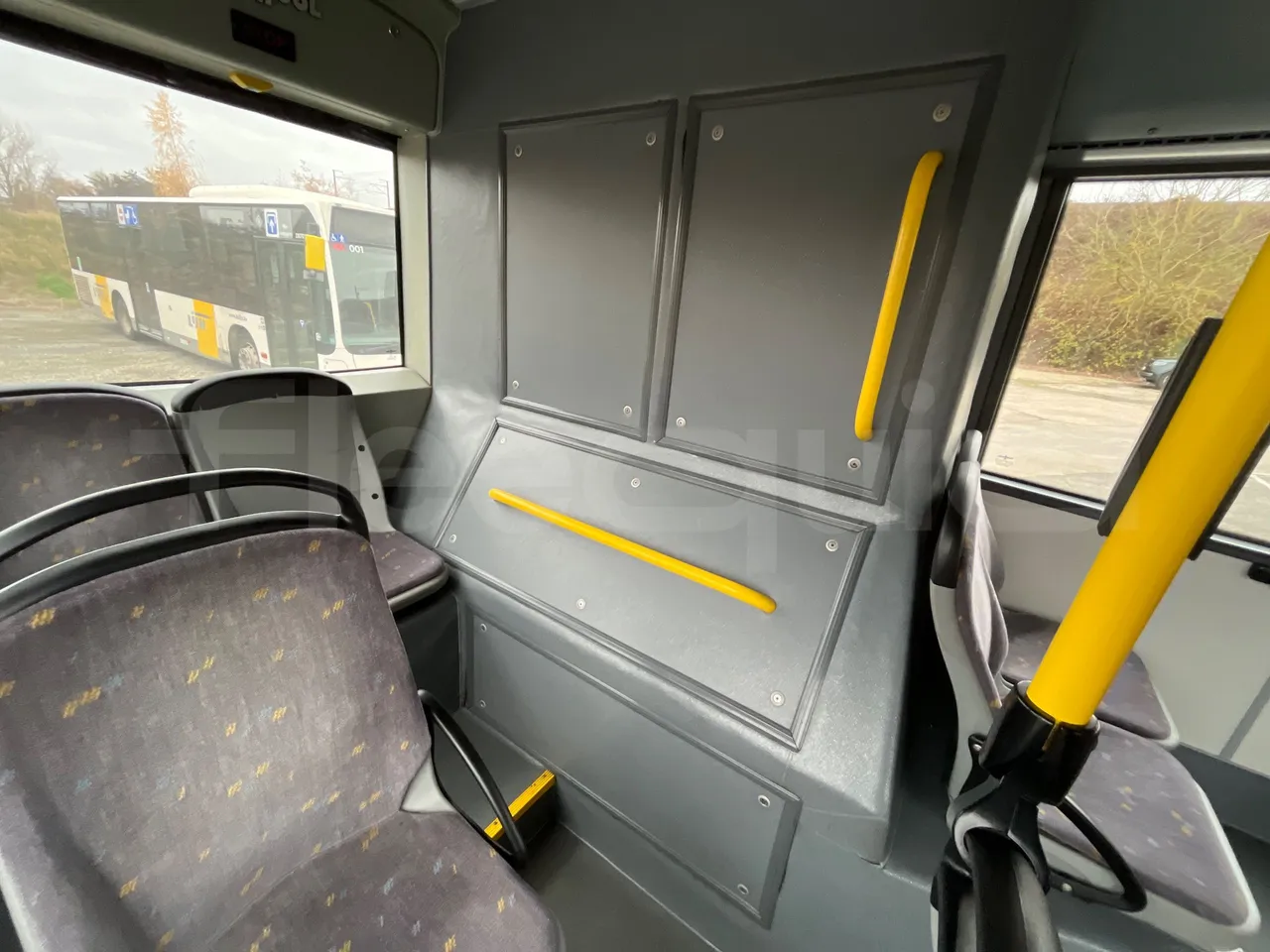 Van Hool A330 330 - EUR4 - 206kW - 12m - floor hatches photo