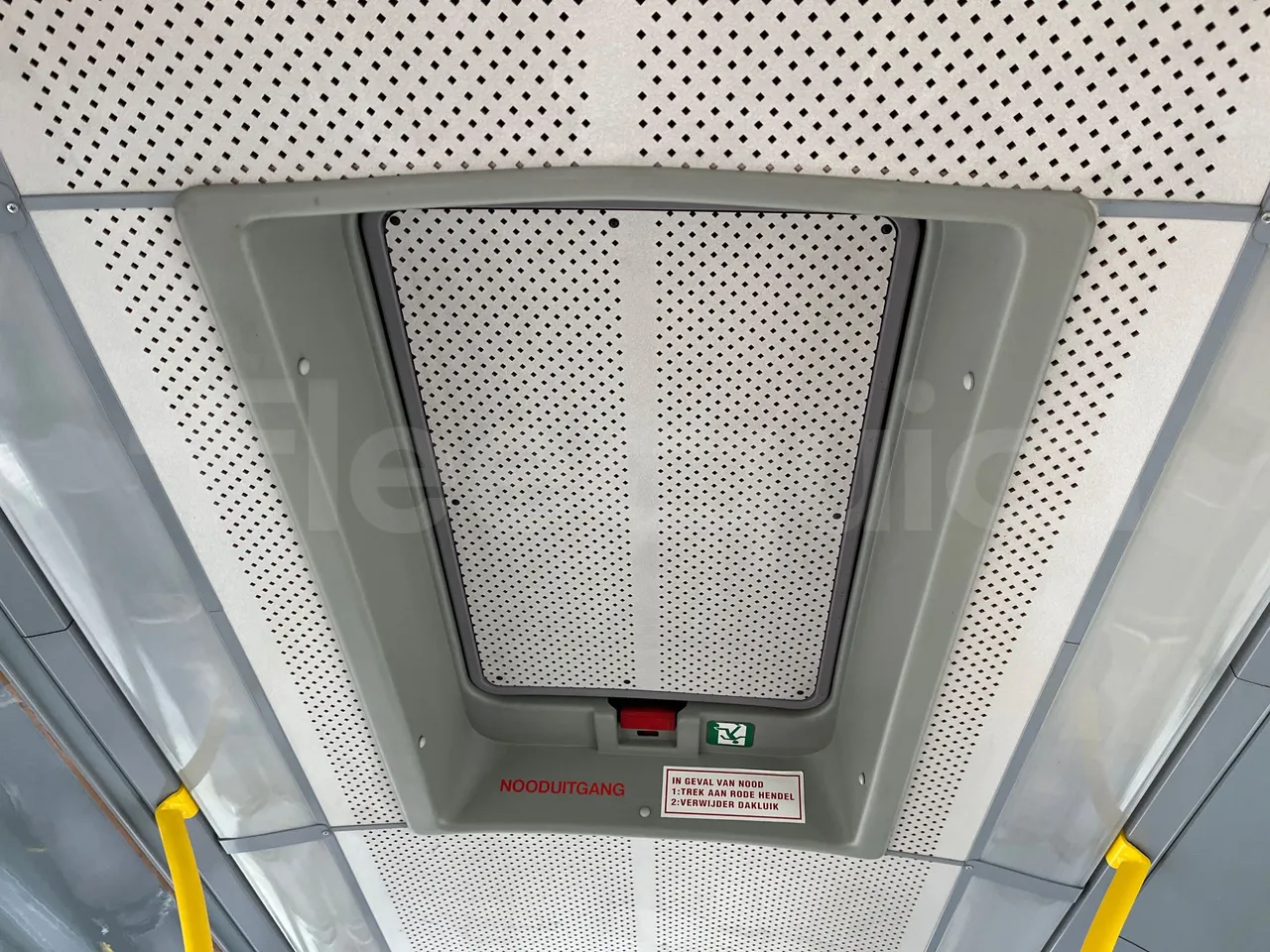 Van Hool A330 330 - EUR4 - 206kW - 12m - roof hatch 2