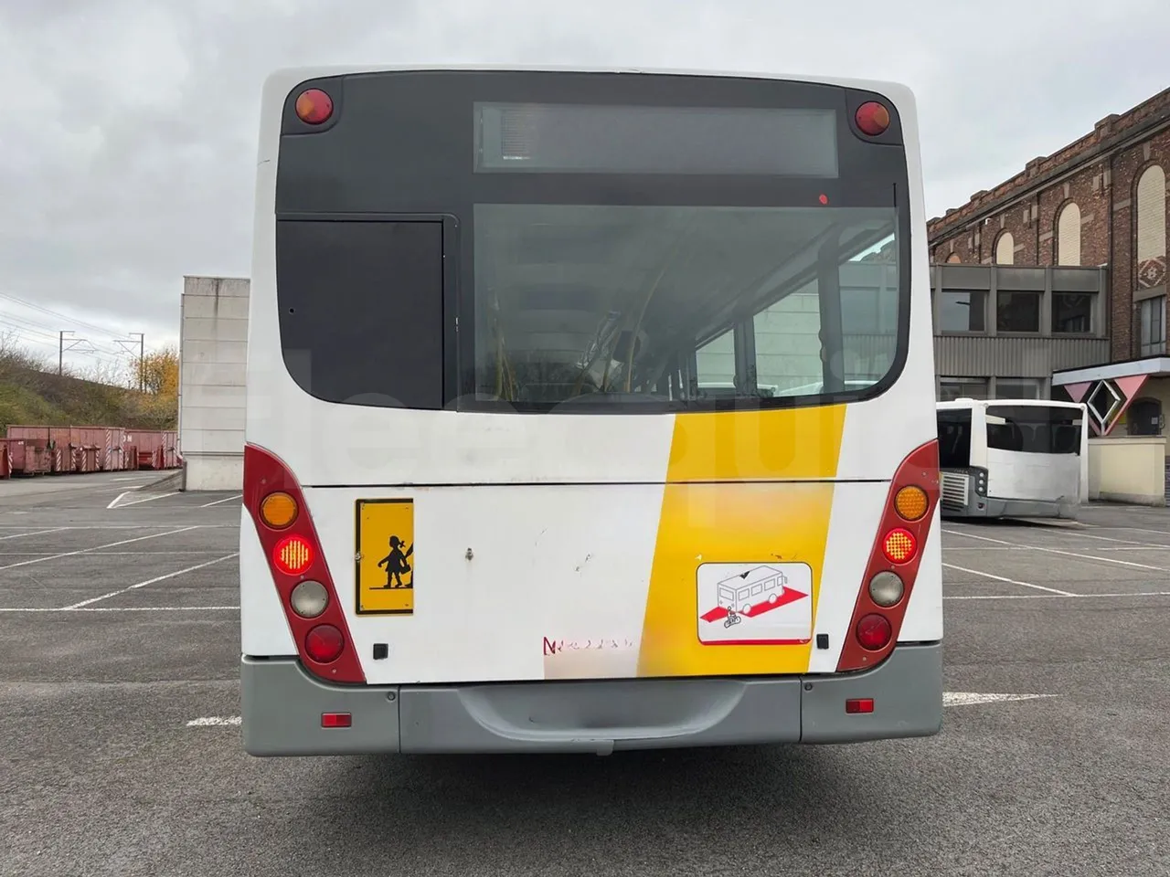 Van Hool A330 330 - EUR4 - 206kW - 12m - rear hatch closed