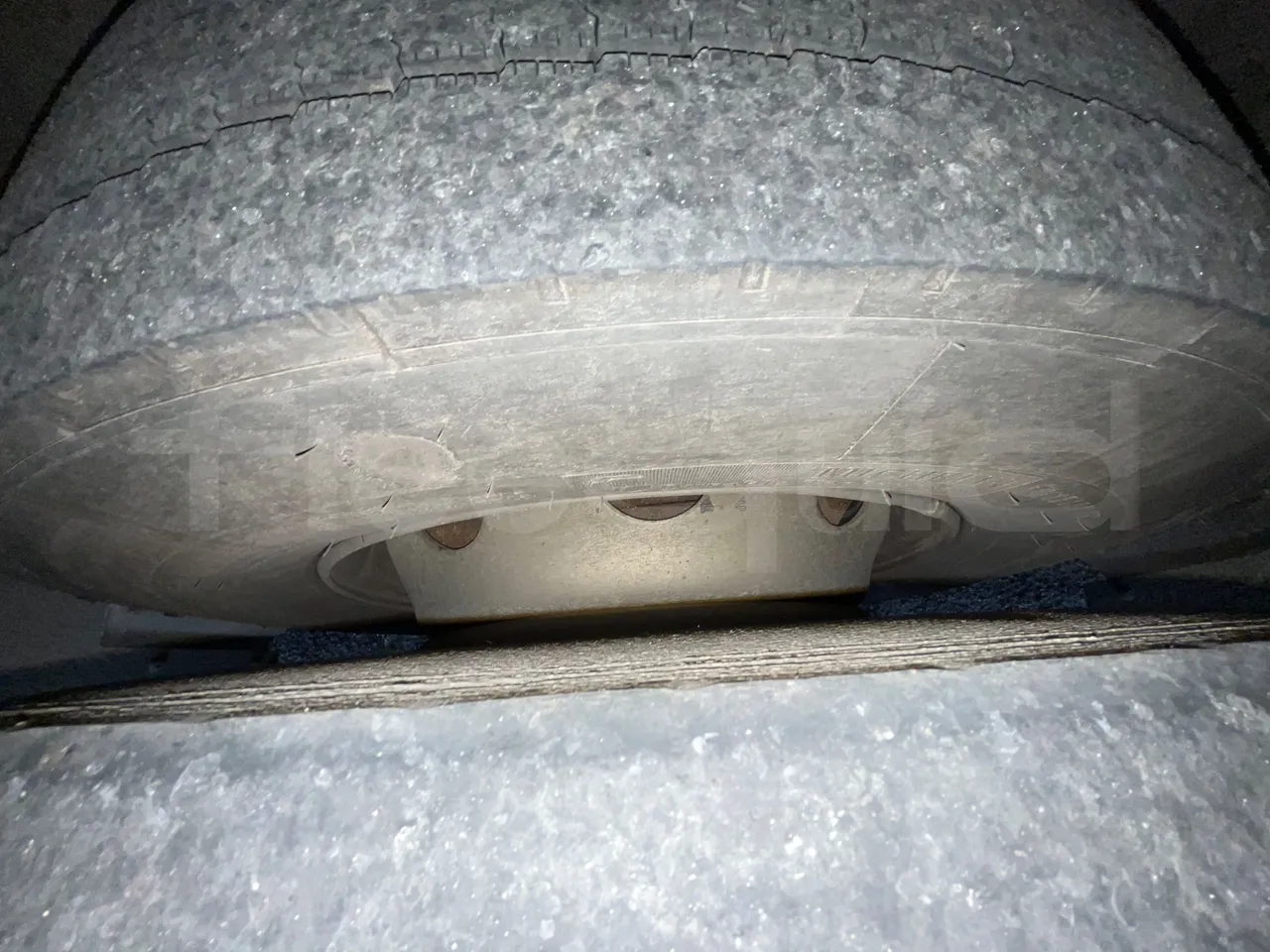 Van Hool A330 330 - EUR4 - 206kW - 12m - axle 2 shock absorbers 1 left