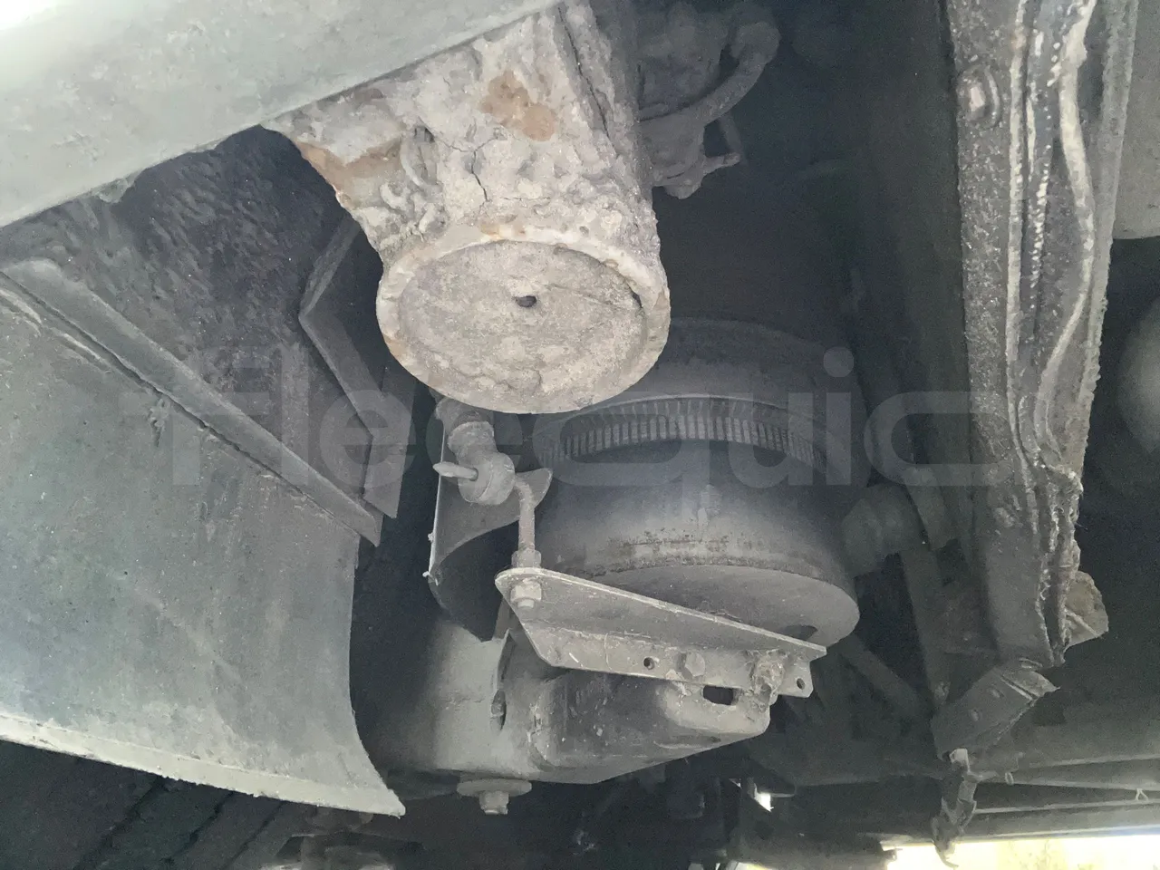 Van Hool A330 330 - EUR4 - 206kW - 12m - axle 2 shock absorbers 2 left