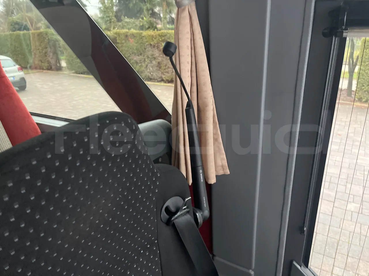 Setra S411 HD - EUR5 - 260kW - 10.100m - driver microphone accessories photo