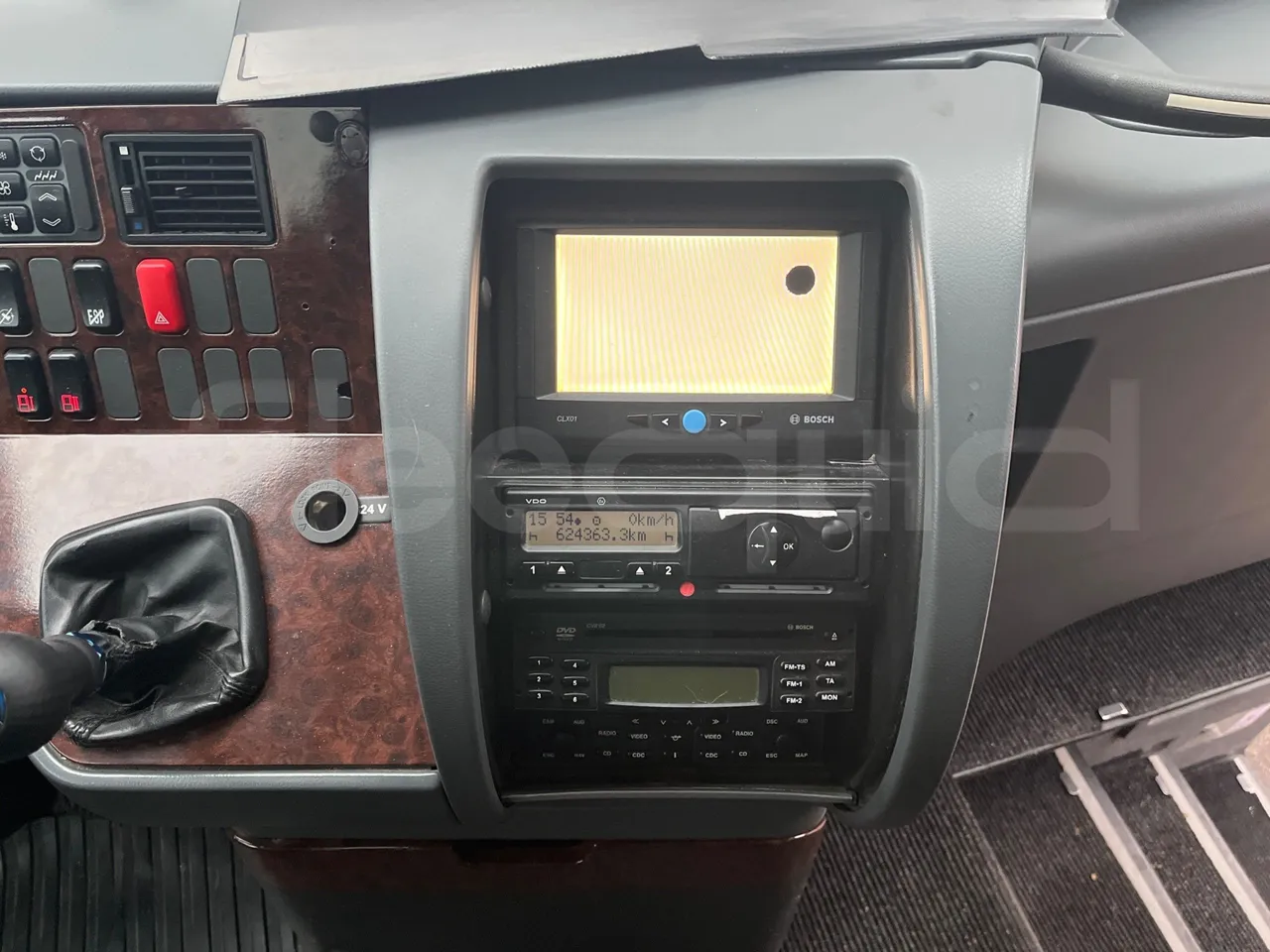 Setra S411 HD - EUR5 - 260kW - 10.100m - radio accessories photo