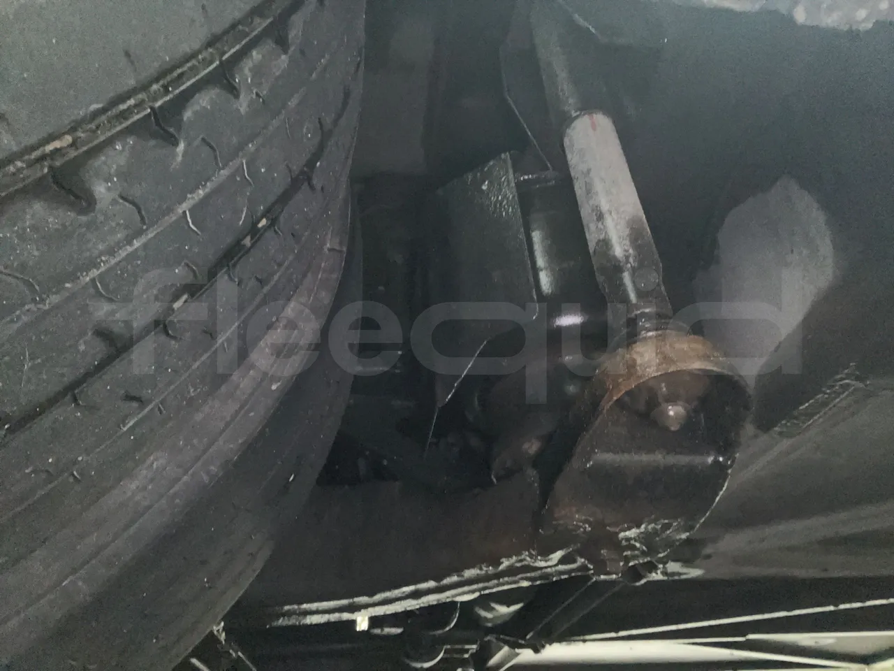 Setra S411 HD - EUR5 - 260kW - 10.100m - axel 2 air springs 1 left