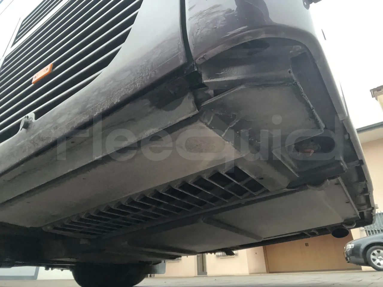 Setra S411 HD - EUR5 - 260kW - 10.100m - axel 2 air springs 1 right