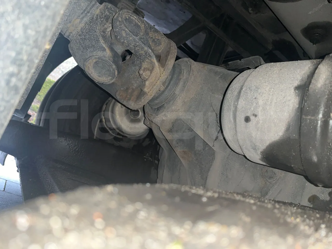 Setra S411 HD - EUR5 - 260kW - 10.100m - driveshaft photo