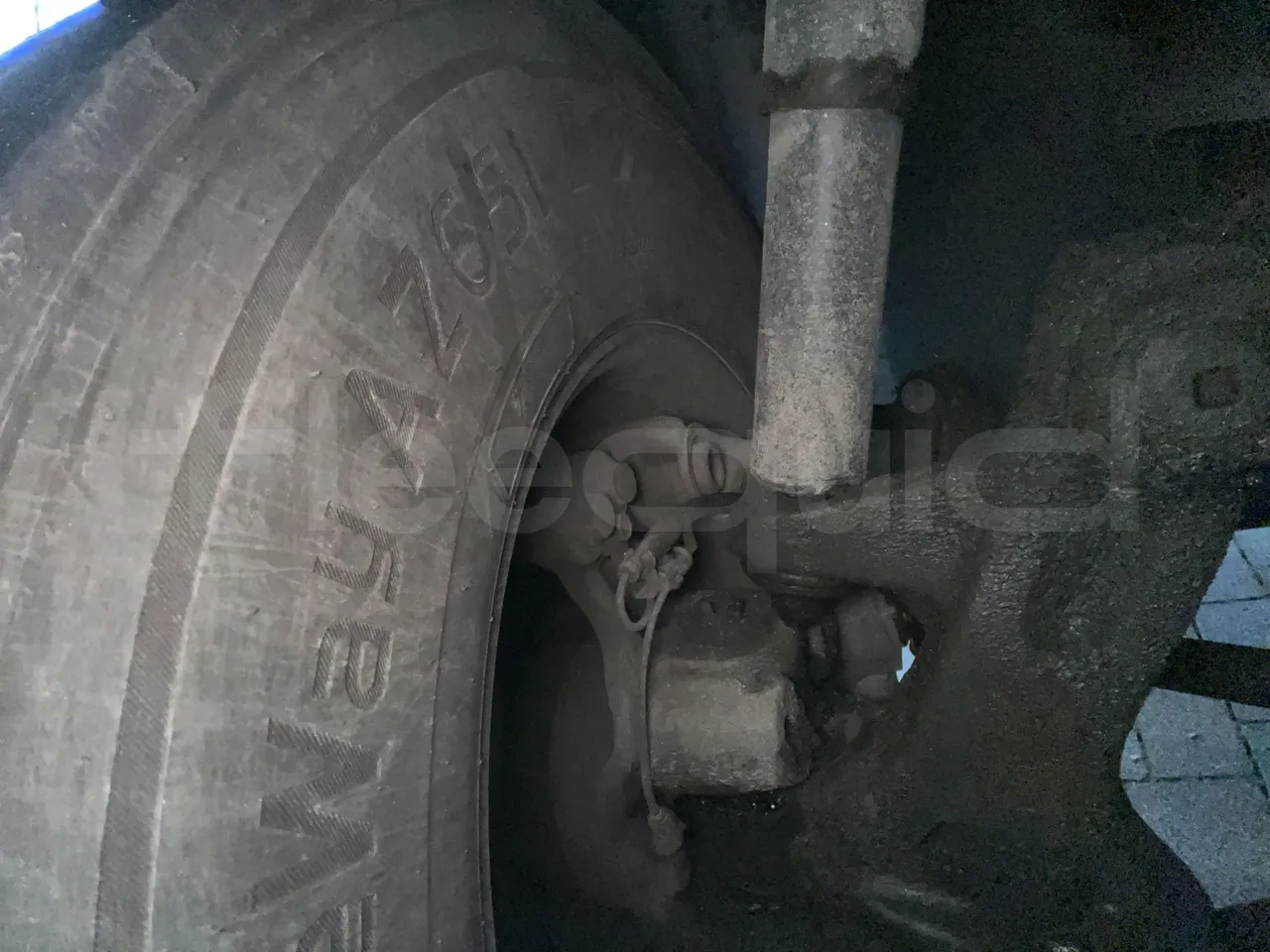 Setra S411 HD - EUR5 - 260kW - 10.100m - front brake calipers left