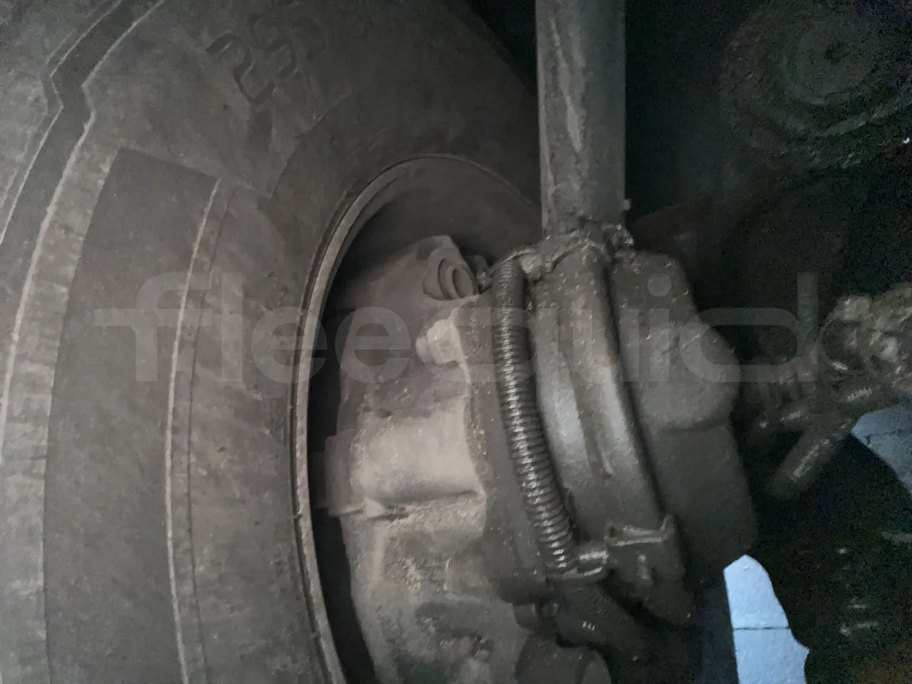 Setra S411 HD - EUR5 - 260kW - 10.100m - front brake calipers right