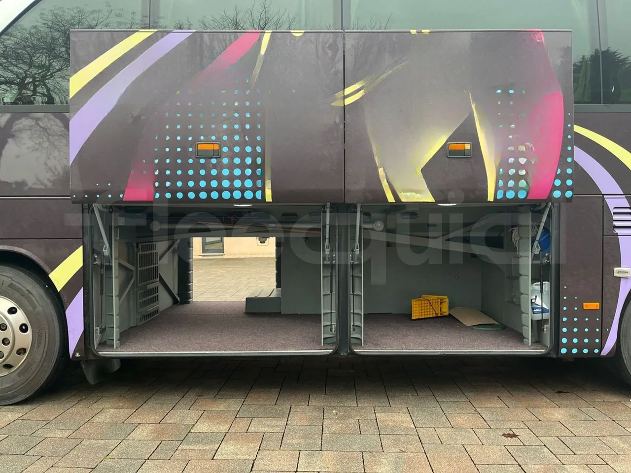 Setra S411 HD - EUR5 - 260kW - 10.100m - luggage rack photo