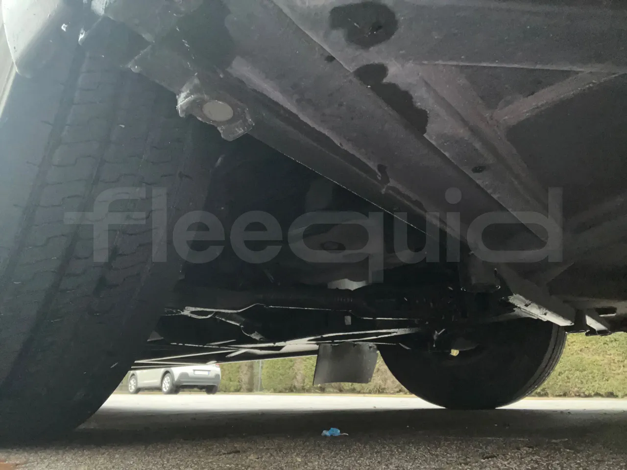Setra S411 HD - EUR5 - 260kW - 10.100m - front axle right side