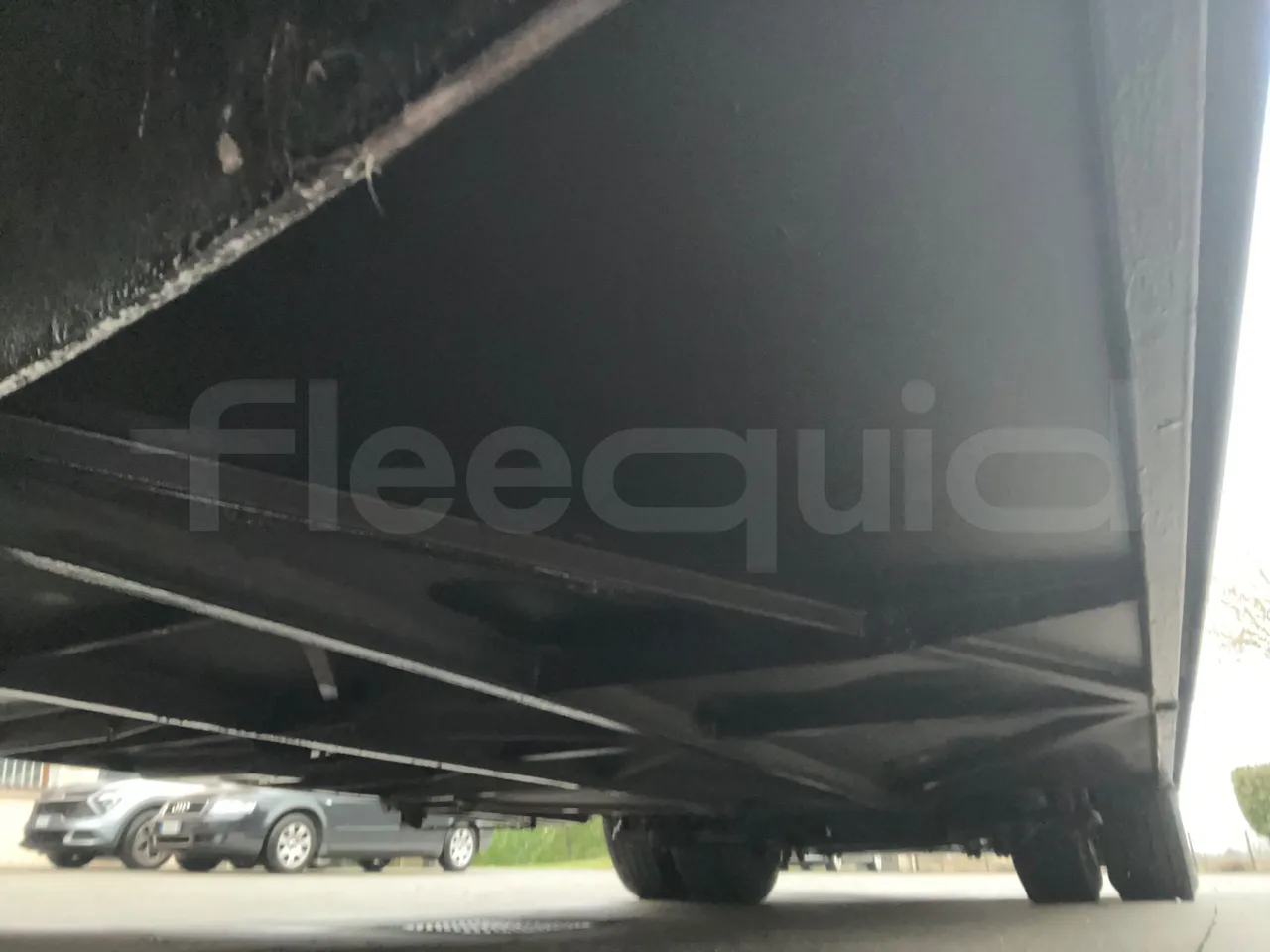 Setra S411 HD - EUR5 - 260kW - 10.100m - central undercarriage photo