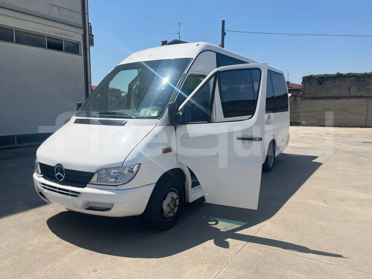 Mercedes-Benz Sprinter 416CD - EUR3 - 115kW - 6.995 - engine plate photo