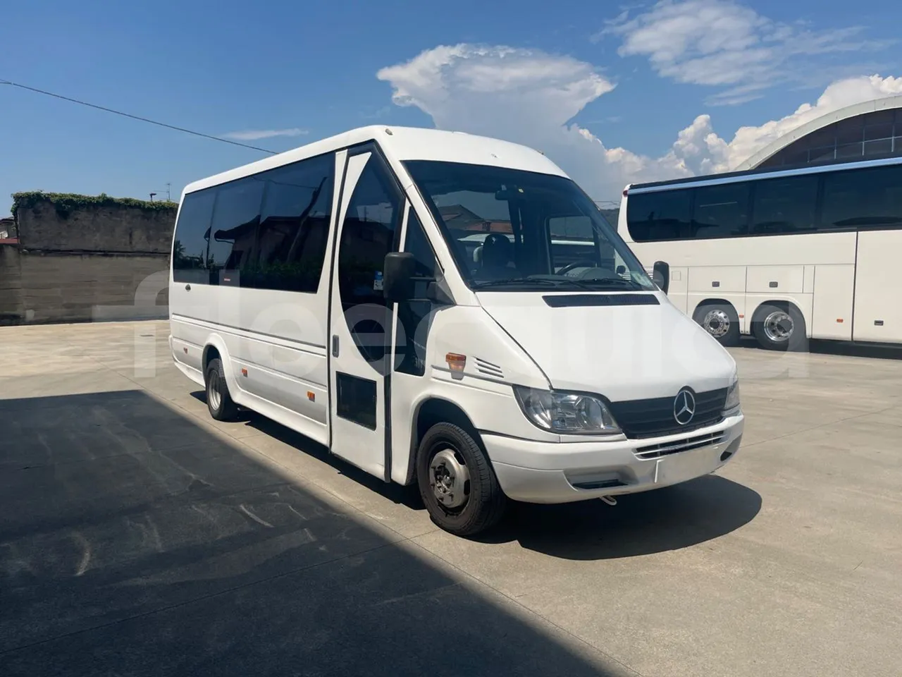 Mercedes-Benz Sprinter 416CD - EUR3 - 115kW - 6.995 - 3/4 left rear side
