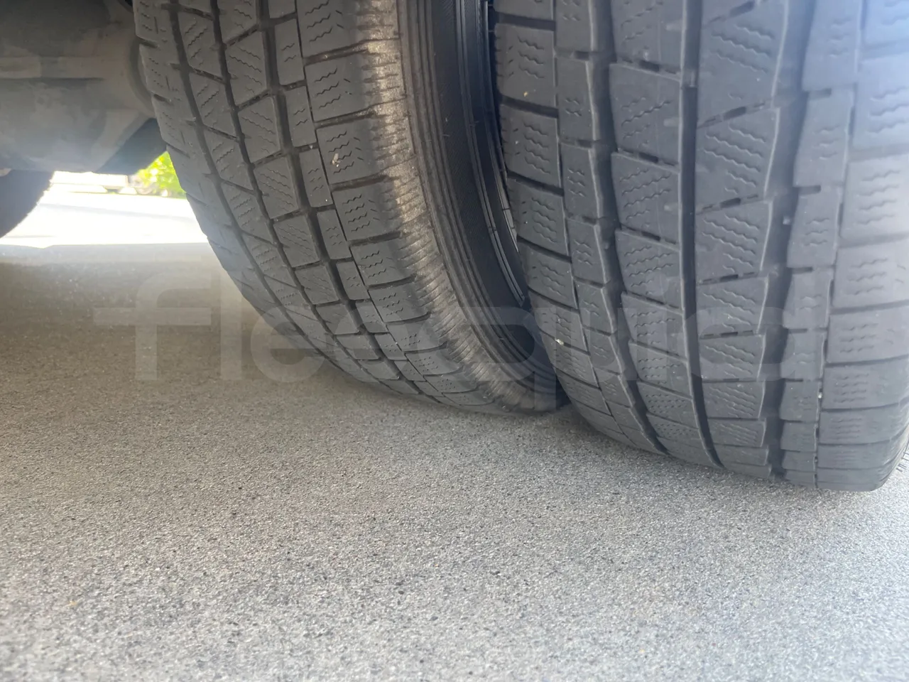 Mercedes-Benz Sprinter 416CD - EUR3 - 115kW - 6.995 - tread condition front tires left