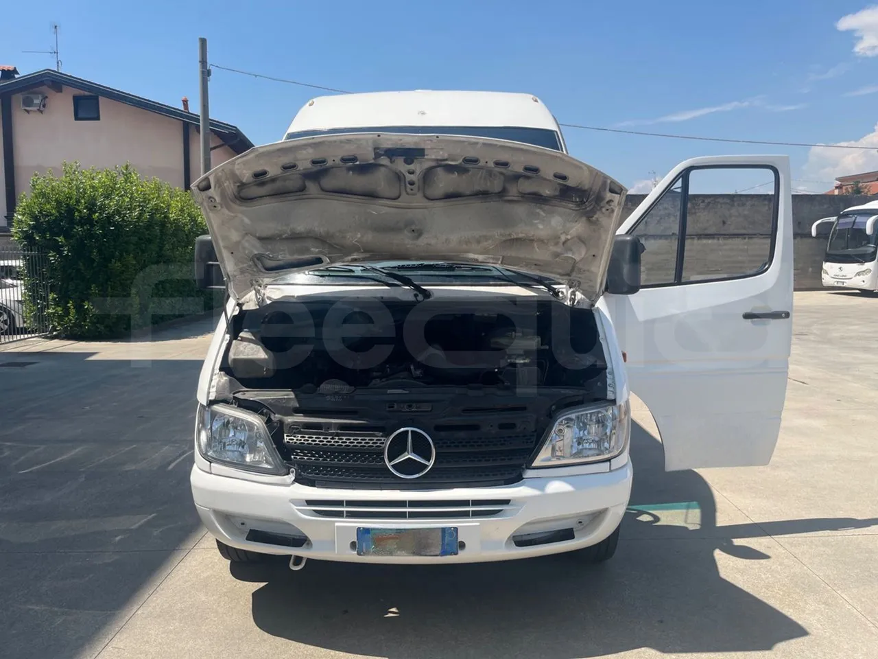 Mercedes-Benz Sprinter 416CD - EUR3 - 115kW - 6.995 - rear hatch closed