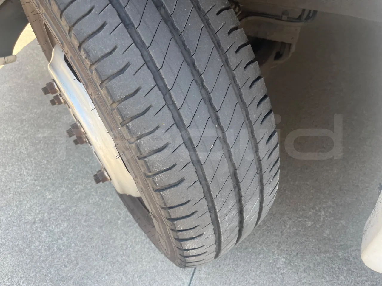 Mercedes-Benz Sprinter 416CD - EUR3 - 115kW - 6.995 - front left tire measurements