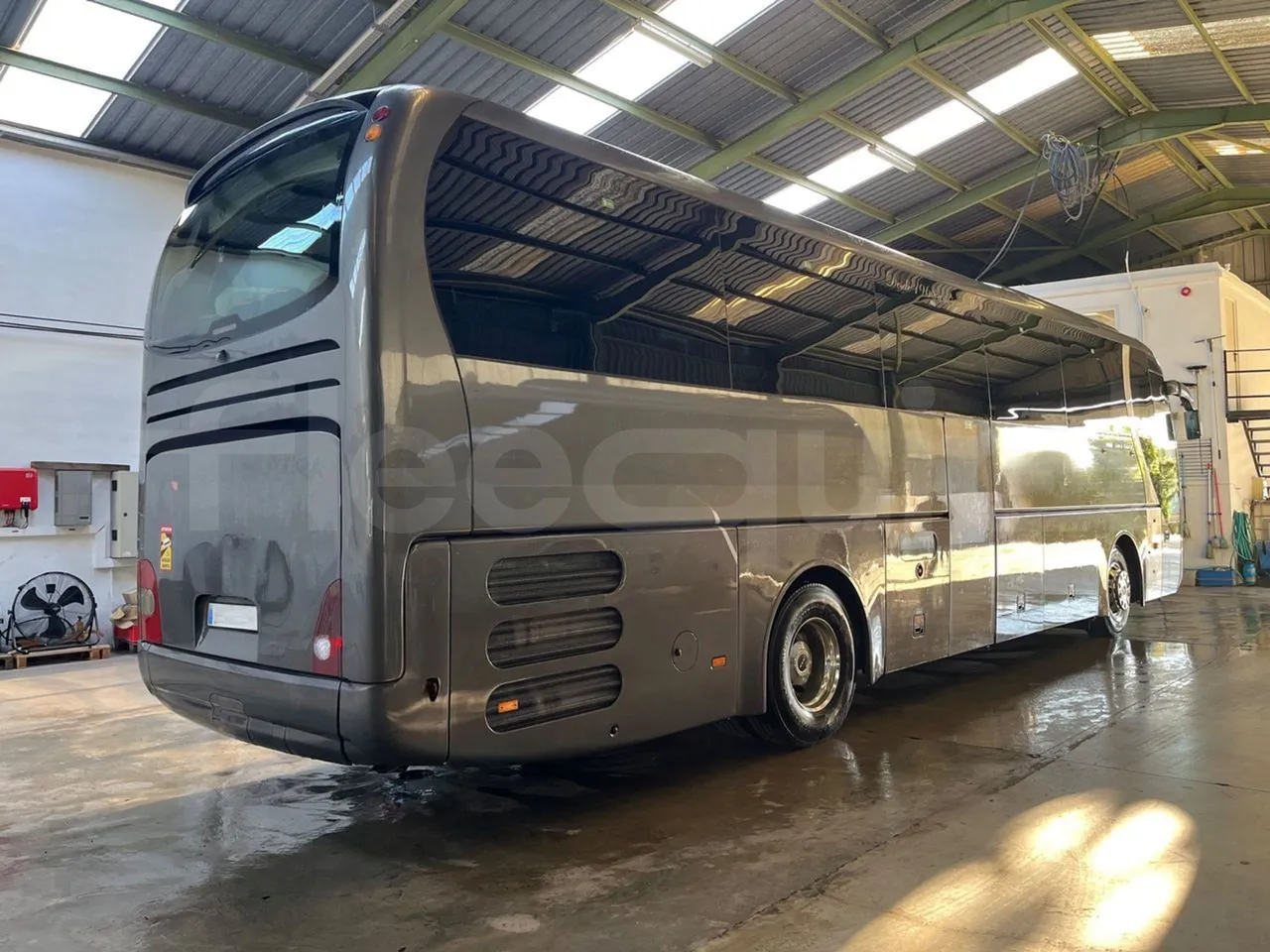 Man Lion's Coach B.2007.46.006 - Euro 6 - 324 kW - 12 mt - front door 2 open