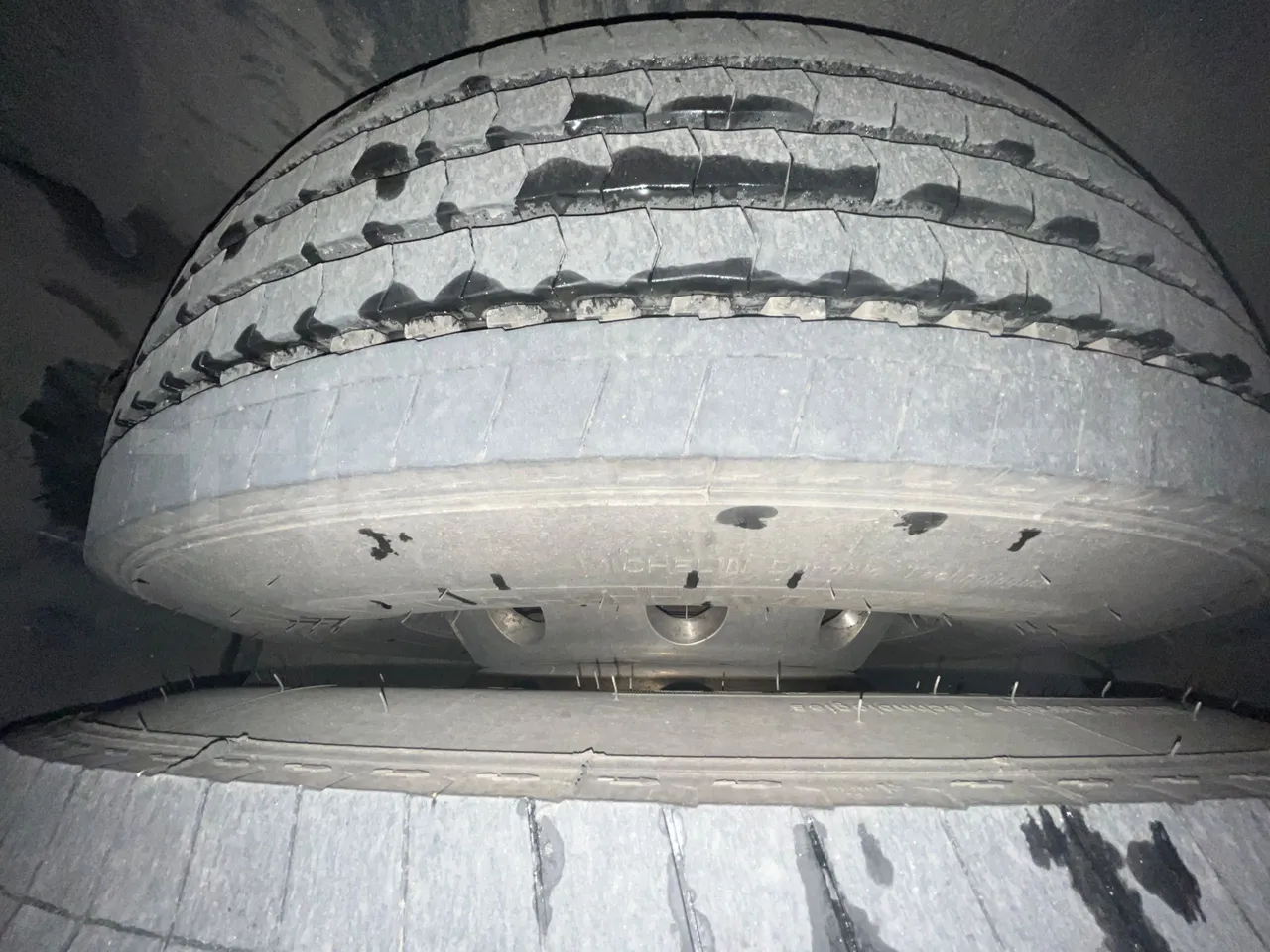 Man Lion's Coach B.2007.46.006 - Euro 6 - 324 kW - 12 mt - axel 3 caliper brakes right