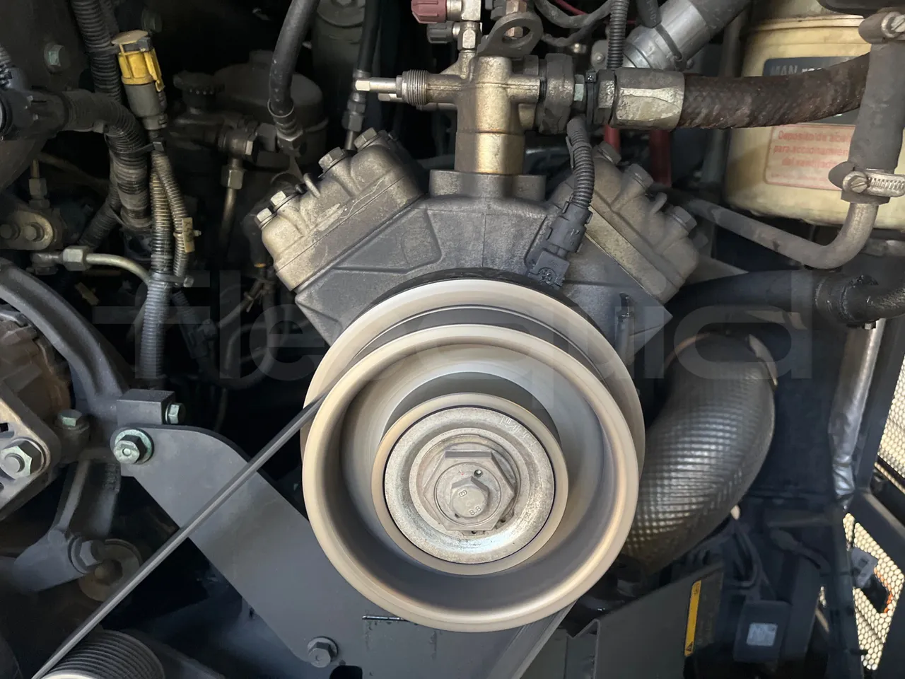 Man Lion's Coach B.2007.46.006 - Euro 6 - 324 kW - 12 mt - air conditioning compressor