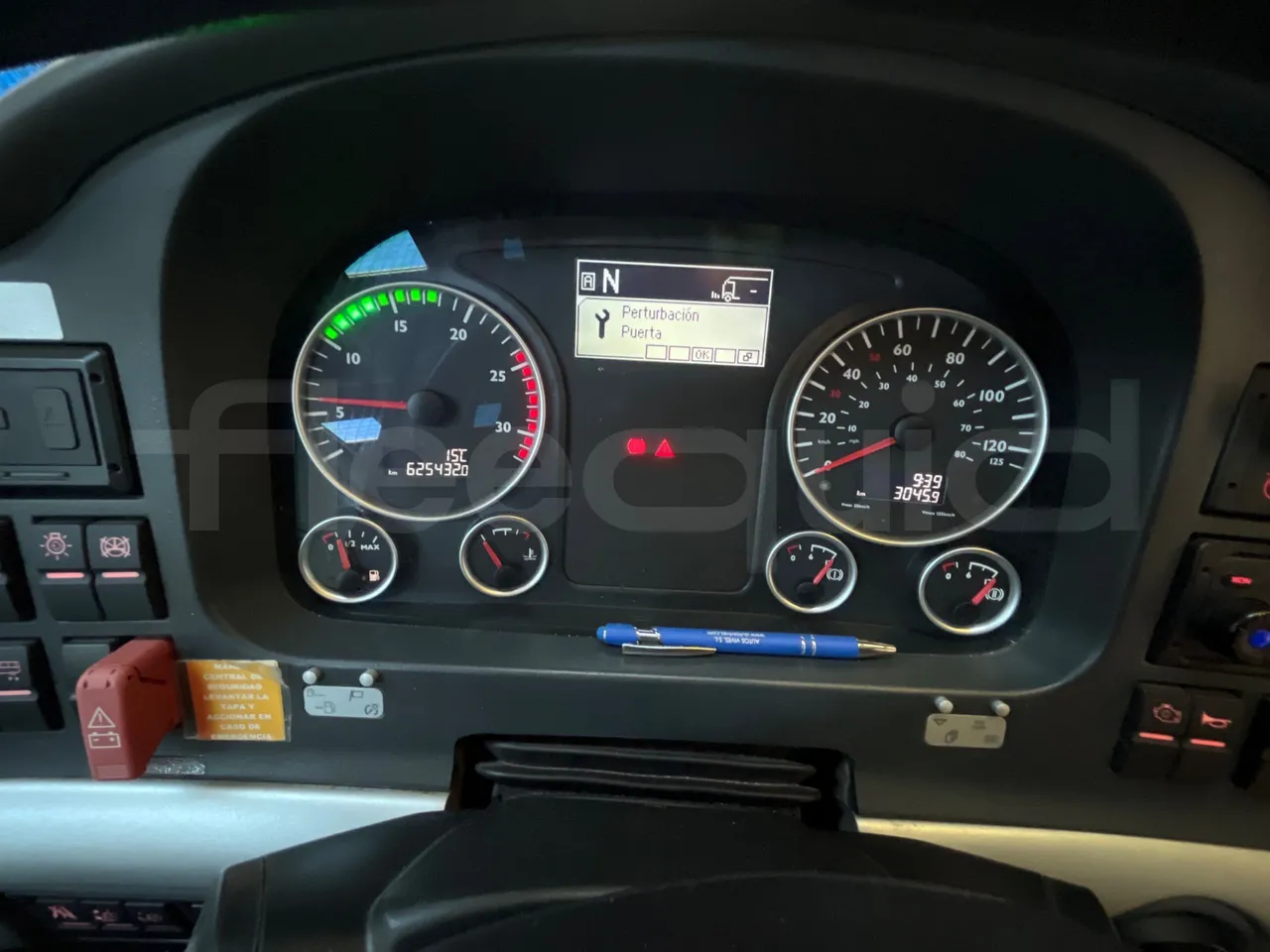 Man Lion's Coach B.2007.46.006 - Euro 6 - 324 kW - 12 mt - dashboard lights on