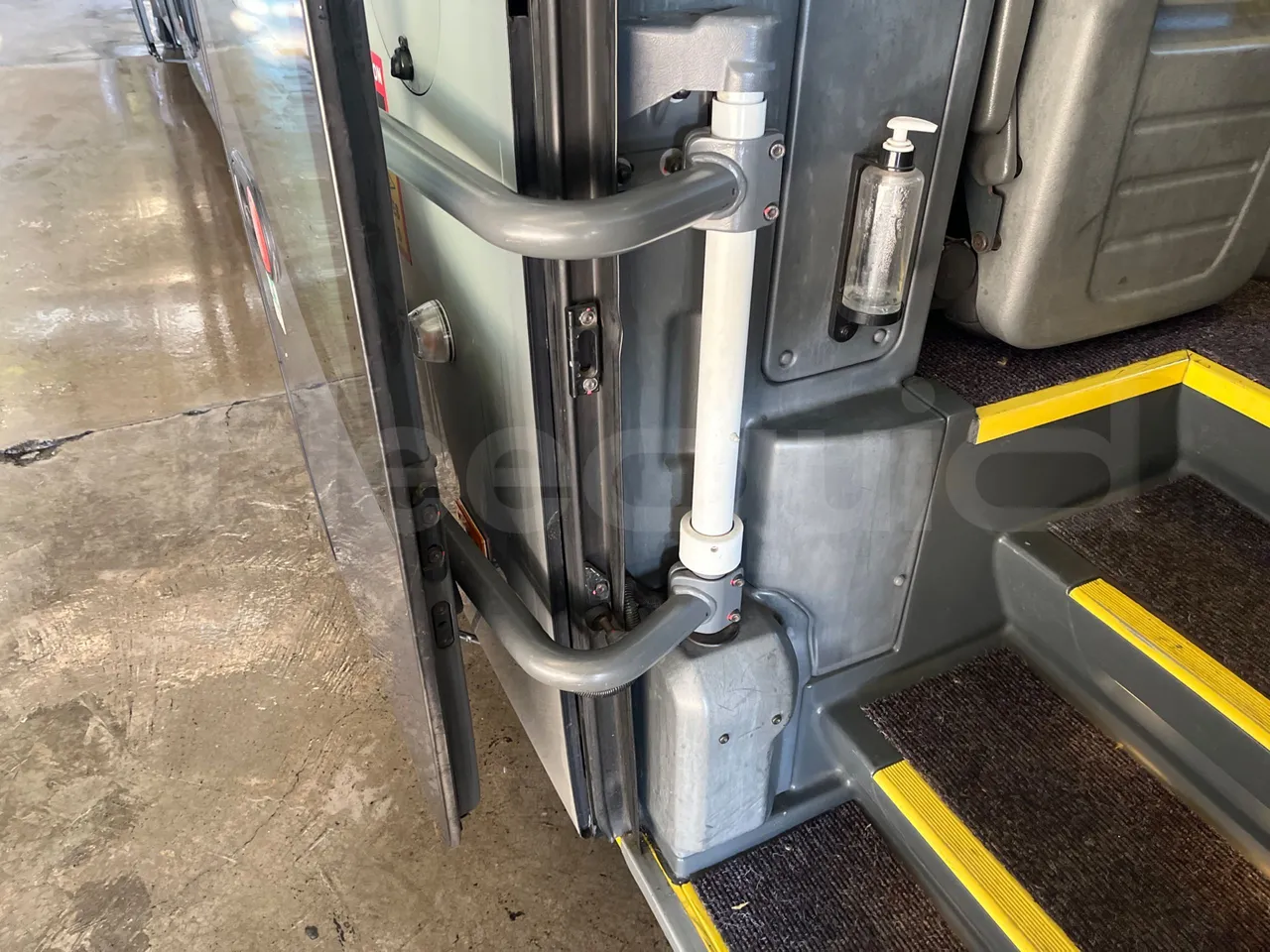 Man Lion's Coach B.2007.46.006 - Euro 6 - 324 kW - 12 mt - door mechanism photo