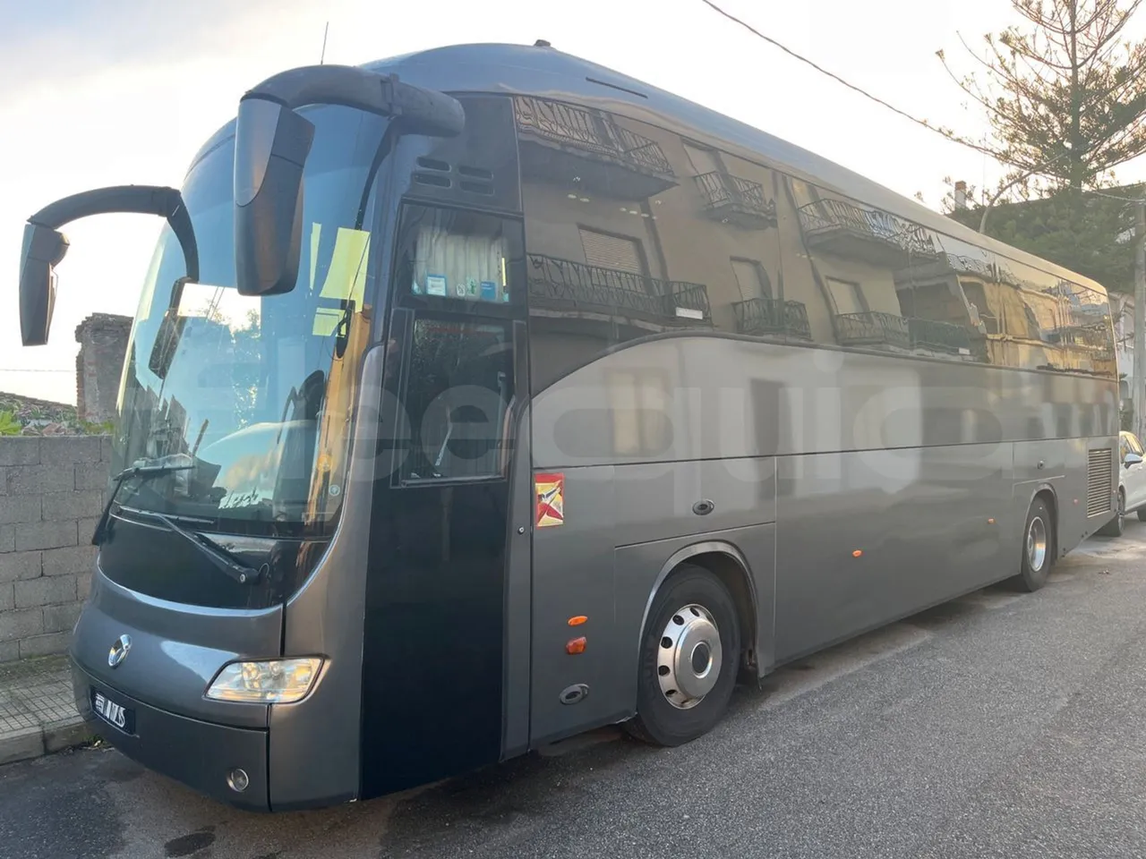 Irisbus New Domino E.12 -  Euro5 - 331kW - 12.410mt - 3/4 front left
