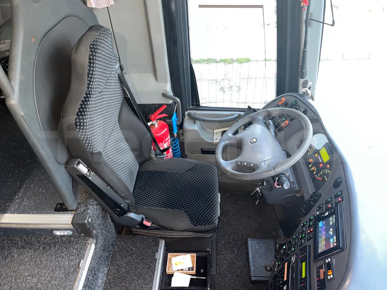 Irisbus New Domino E.12 -  Euro5 - 331kW - 12.410mt - driver's seat photo