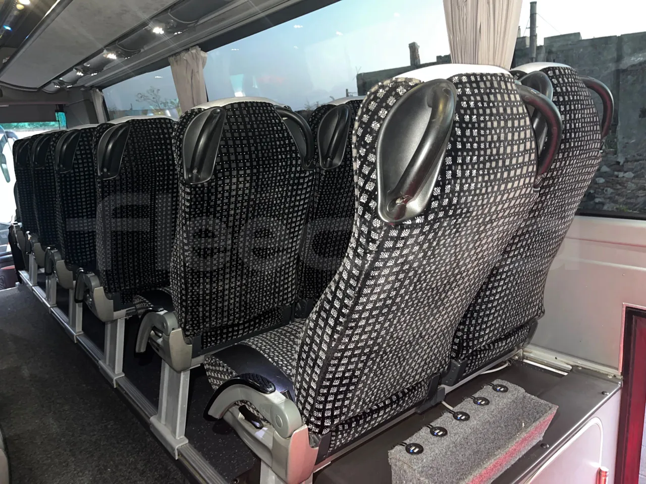 Irisbus New Domino E.12 -  Euro5 - 331kW - 12.410mt - folding seat photo