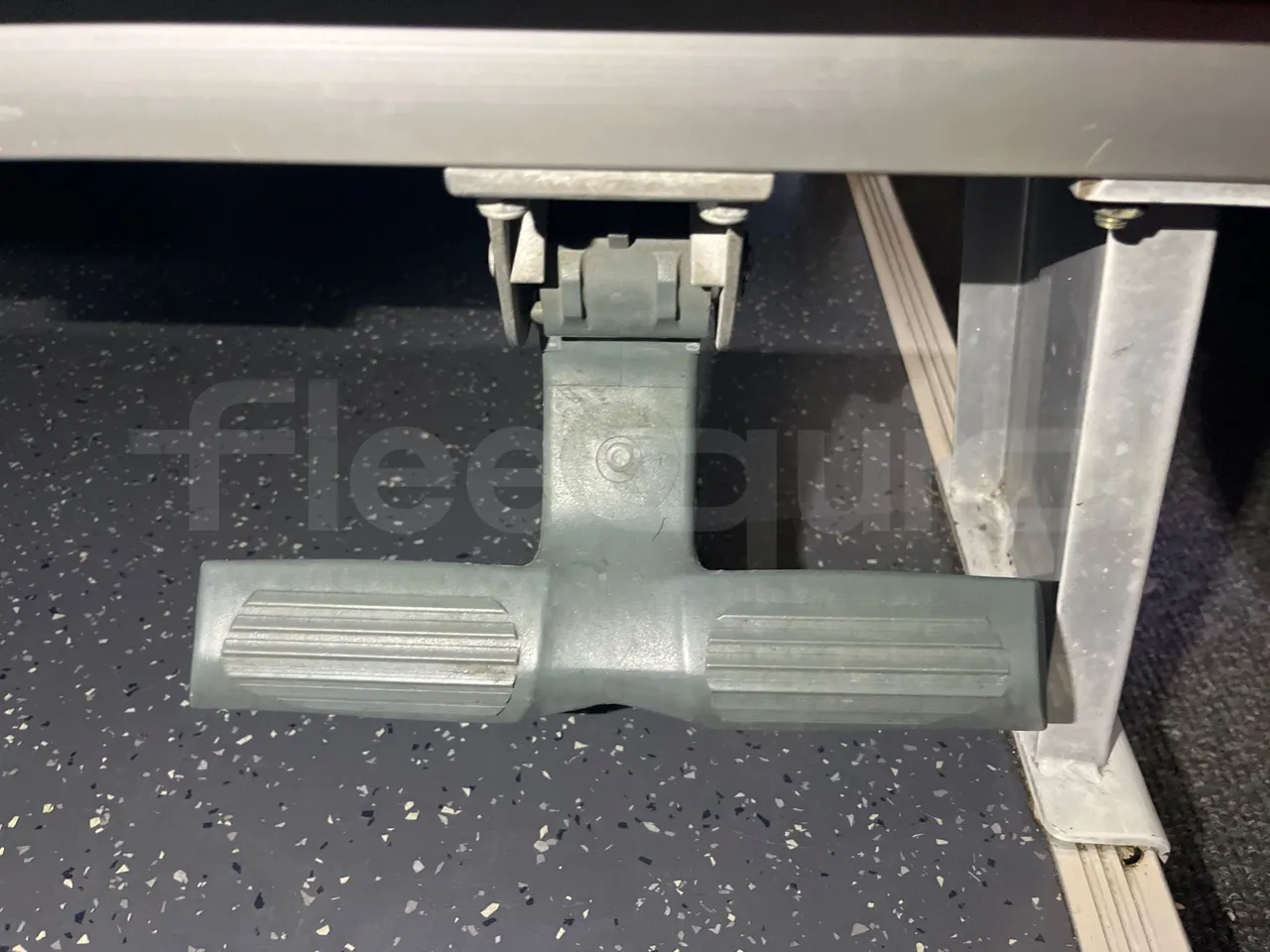 Irisbus New Domino E.12 -  Euro5 - 331kW - 12.410mt - footrest detail photo