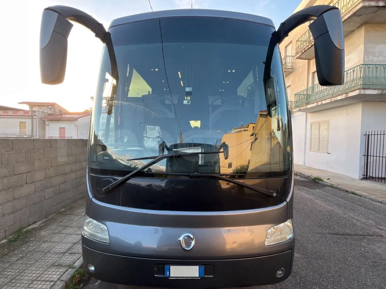 Irisbus New Domino E.12 -  Euro5 - 331kW - 12.410mt - front photo