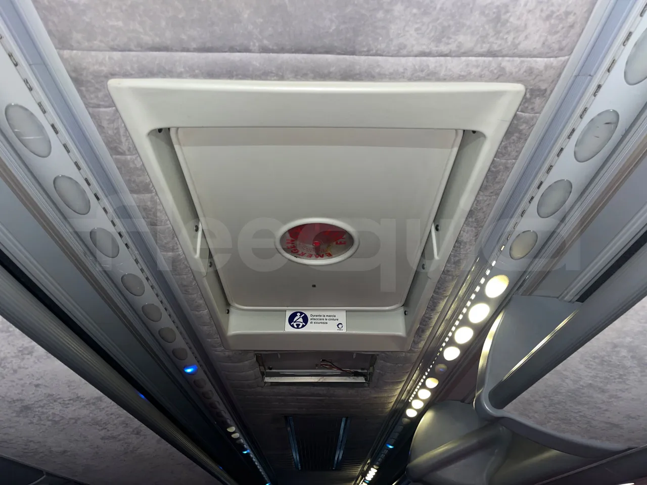 Irisbus New Domino E.12 -  Euro5 - 331kW - 12.410mt - roof hatch 2